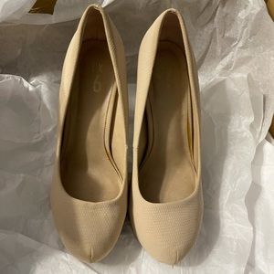 Women’s nude stiletto